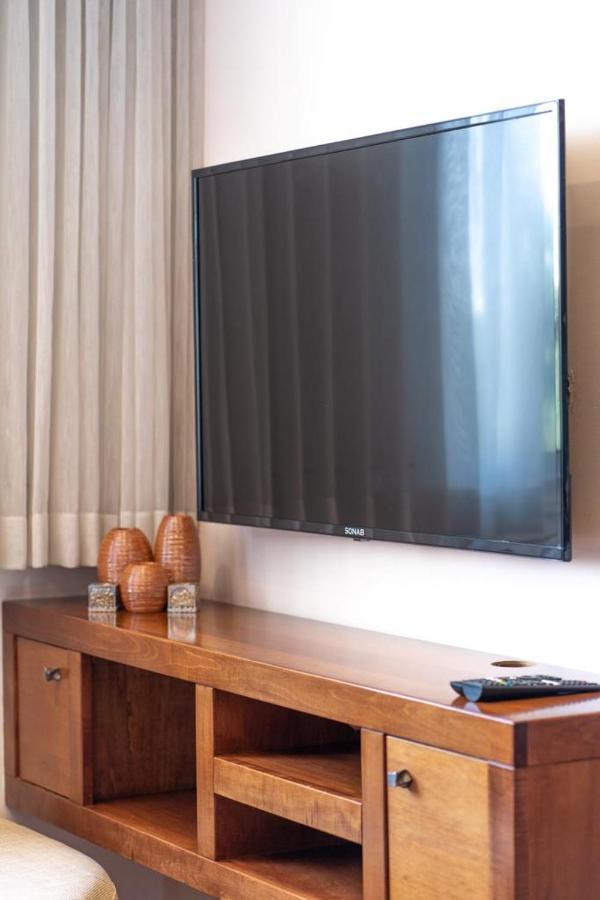 Art Apartment In Mamila - Art & View Jerusalem Exterior photo